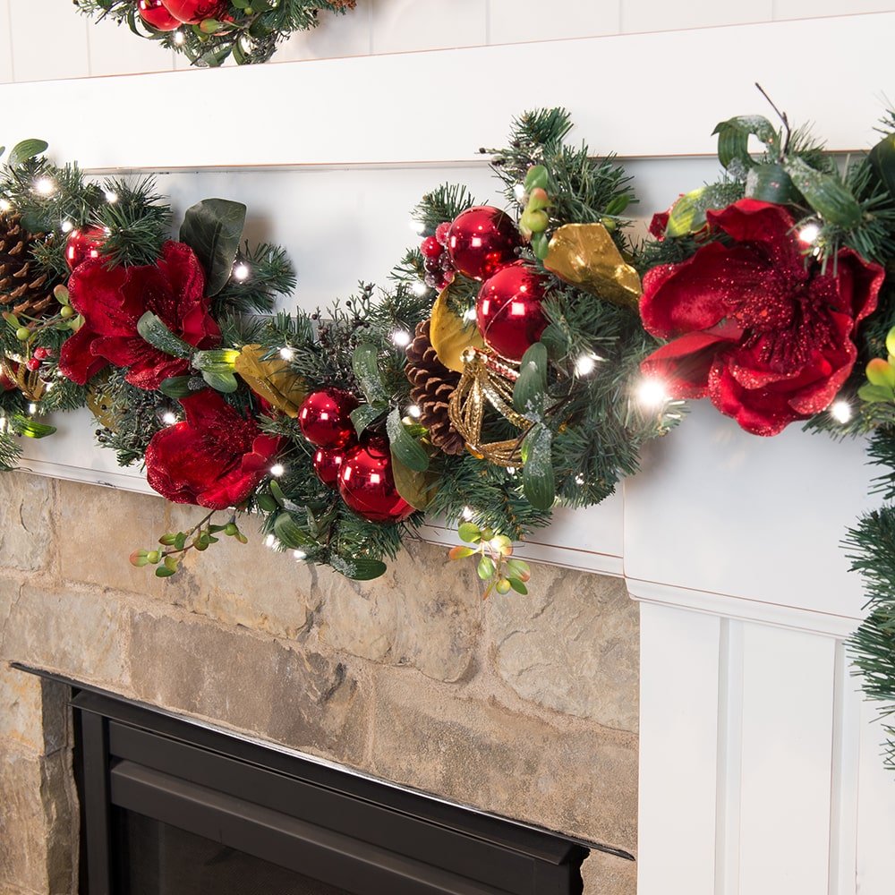 Red Magnolia Garland: Ein atemberaubender Red Garland zu Weihnachten