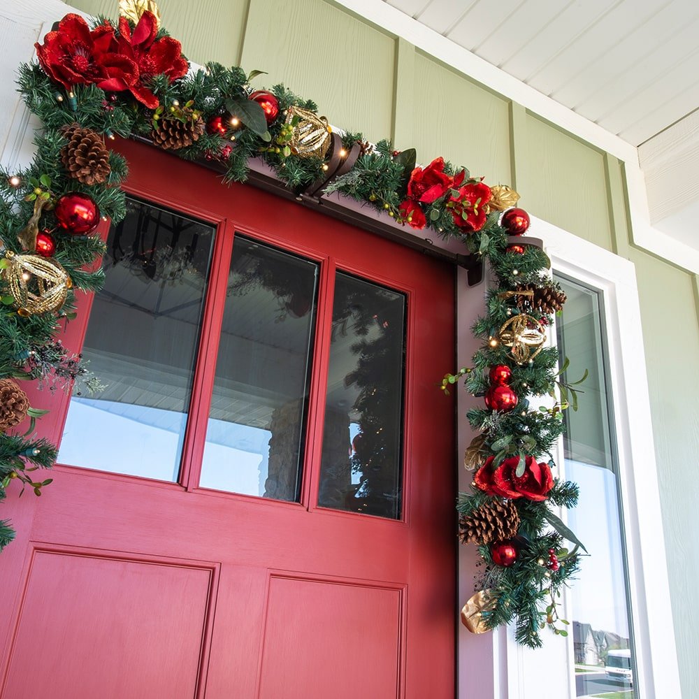 Red Magnolia Garland: Ein atemberaubender Red Garland zu Weihnachten