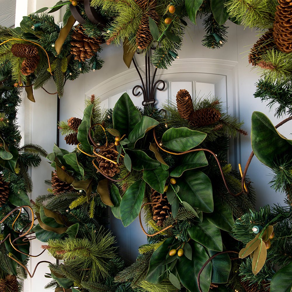 Magnolia Kranz mit Pinecones