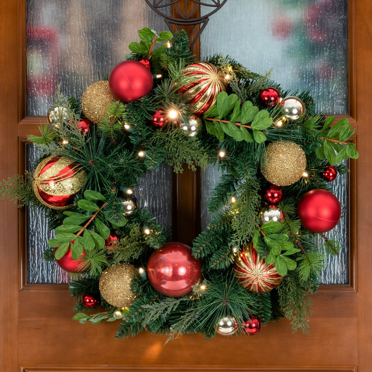 Klassisches Gold & Roter Weihnachtskranz