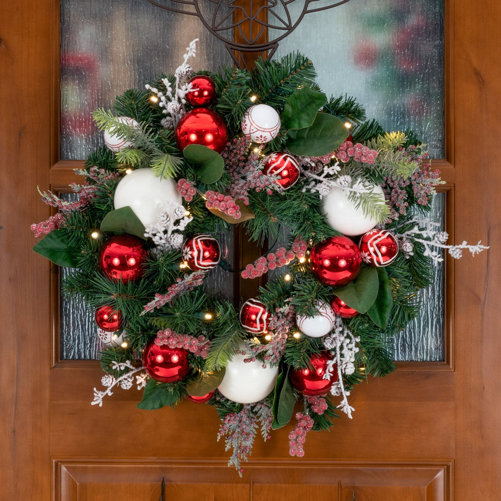 Nordischer Rot-Weißer Weihnachtskranz