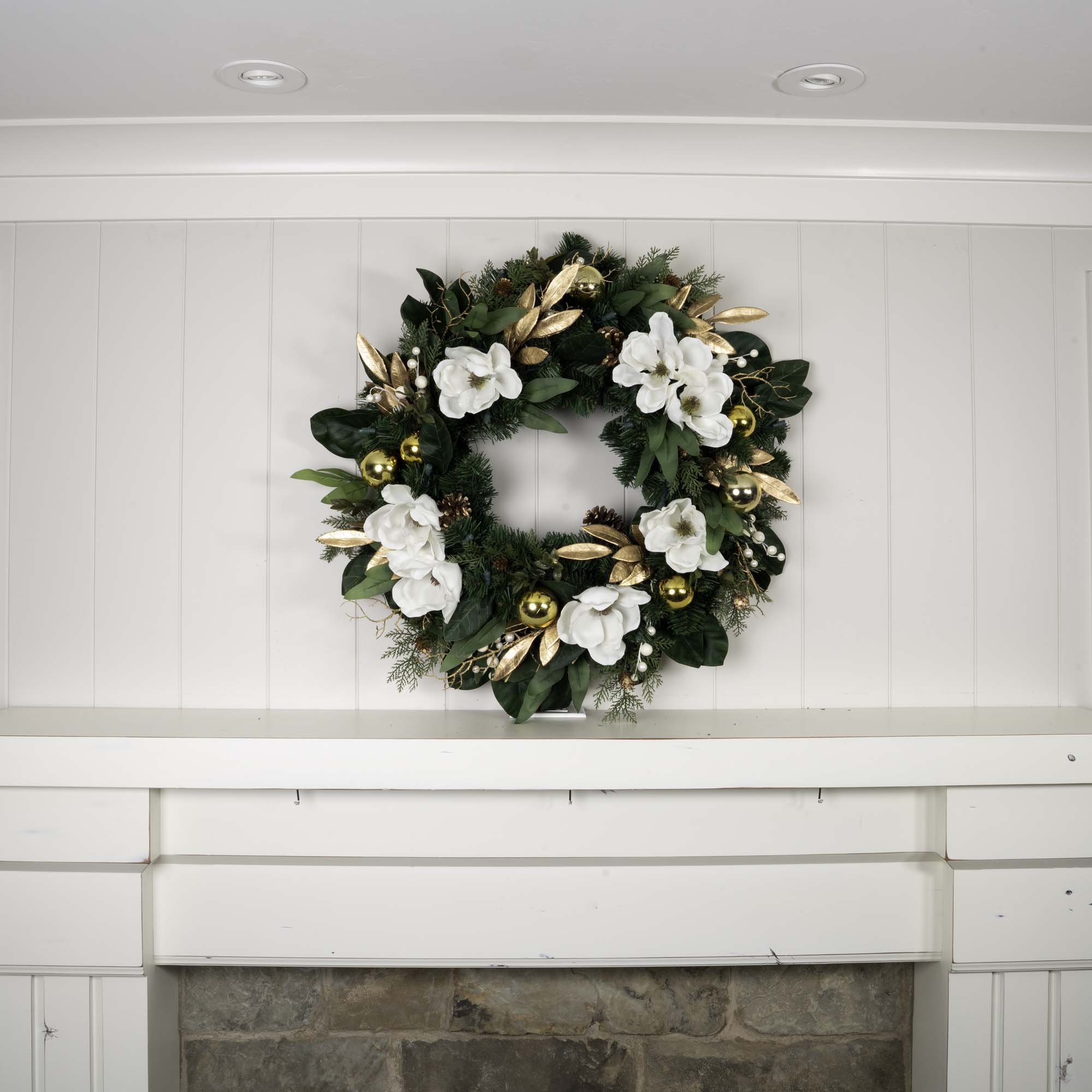Weißgold Magnolie beleuchtet Weihnachtskranz