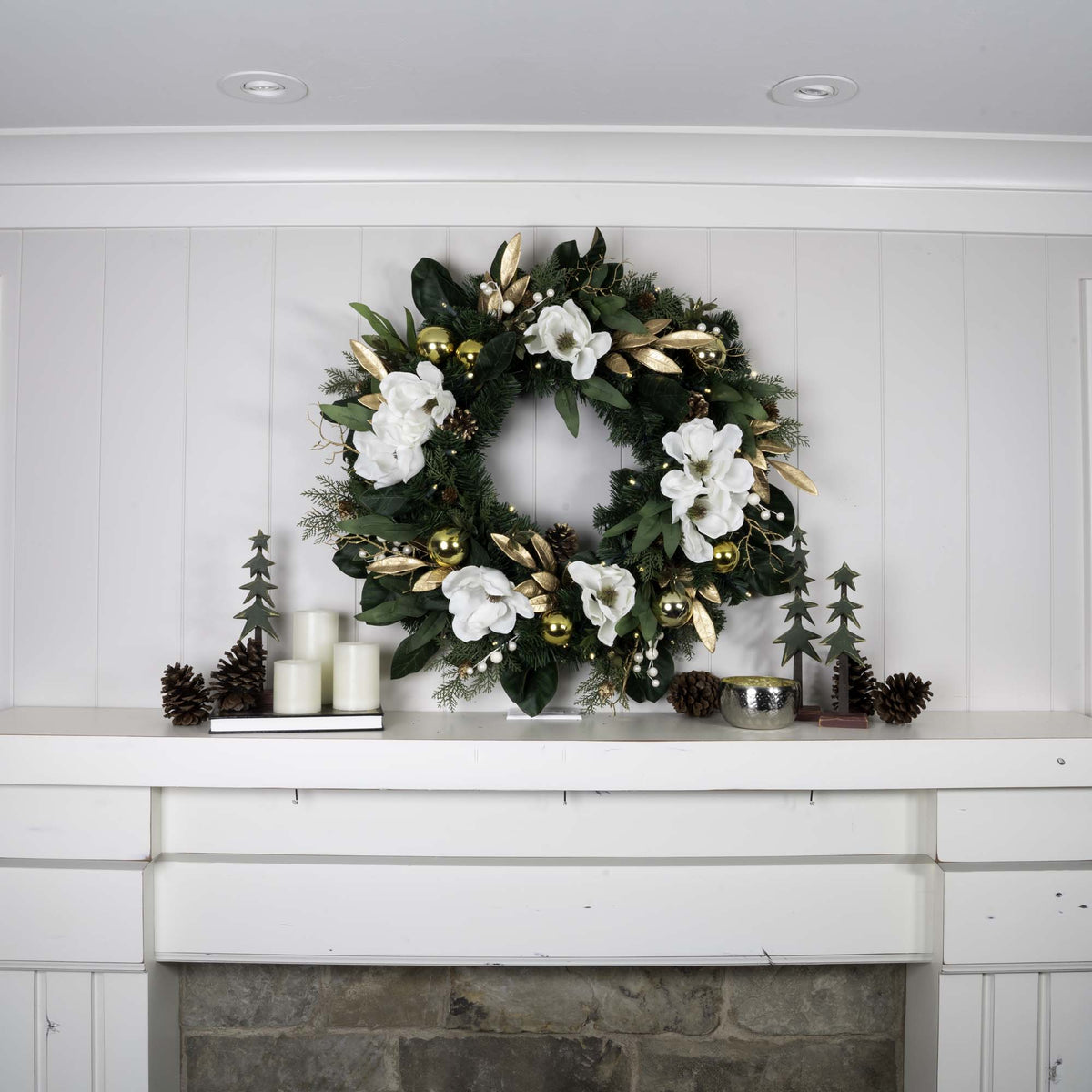 Weißgold Magnolie beleuchtet Weihnachtskranz