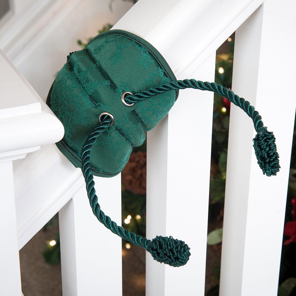 Garland Ties zum Schutz des Banisters